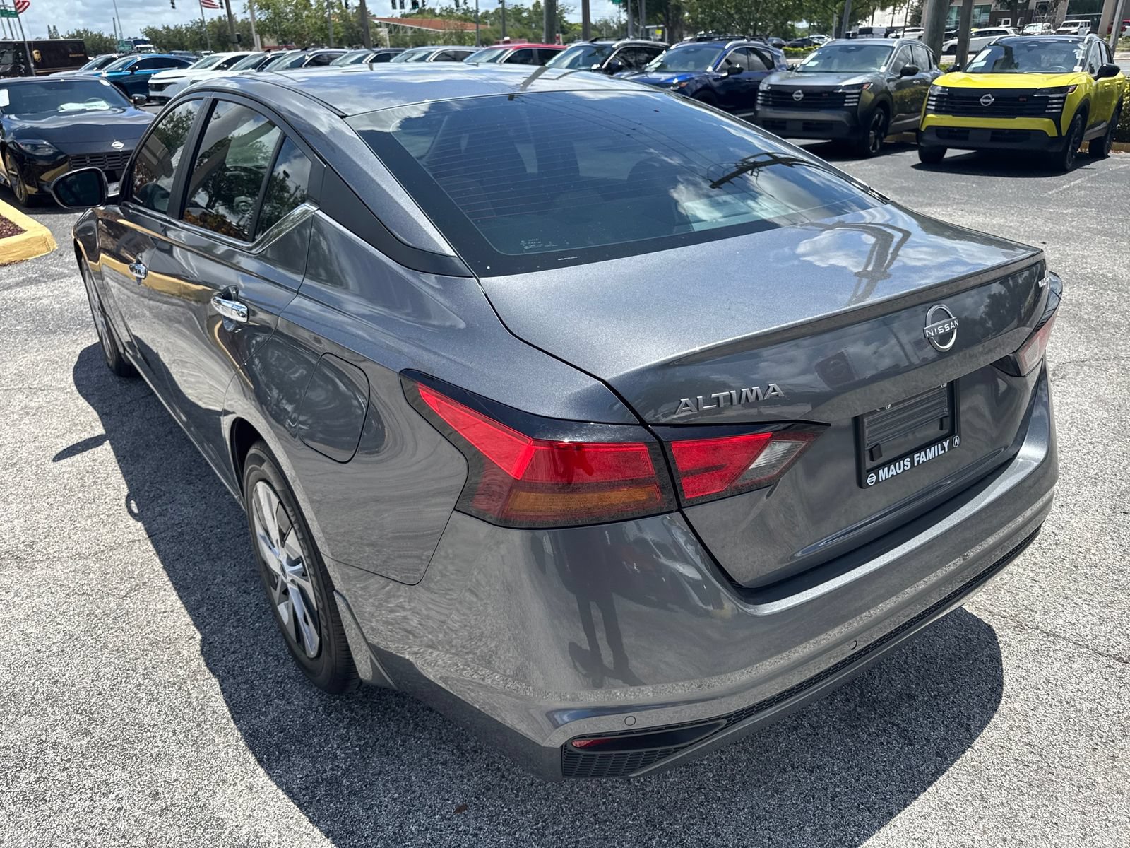 Used 2024 Nissan Altima 2.5 S FWD image 15
