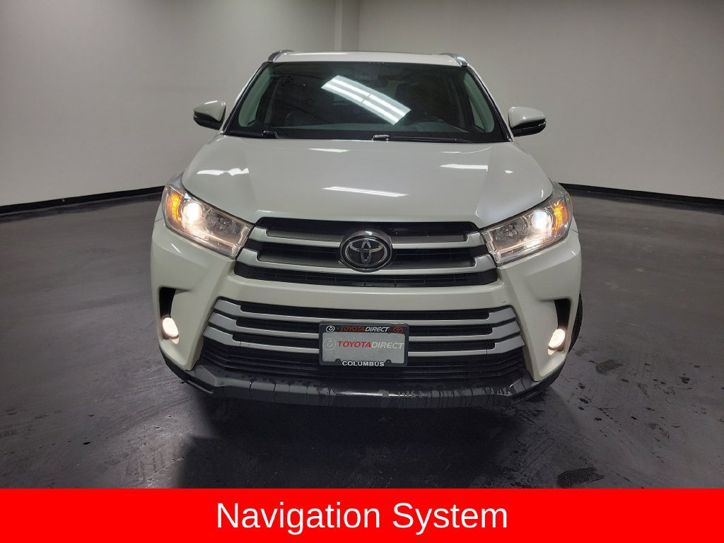 Used 2017 Toyota Highlander XLE AWD/4WD image 2