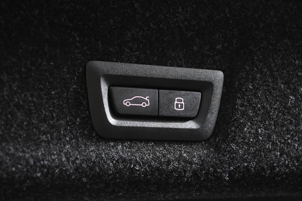 Used 2026 BMW 330i xDrive Sedan w/ Convenience Package image 38