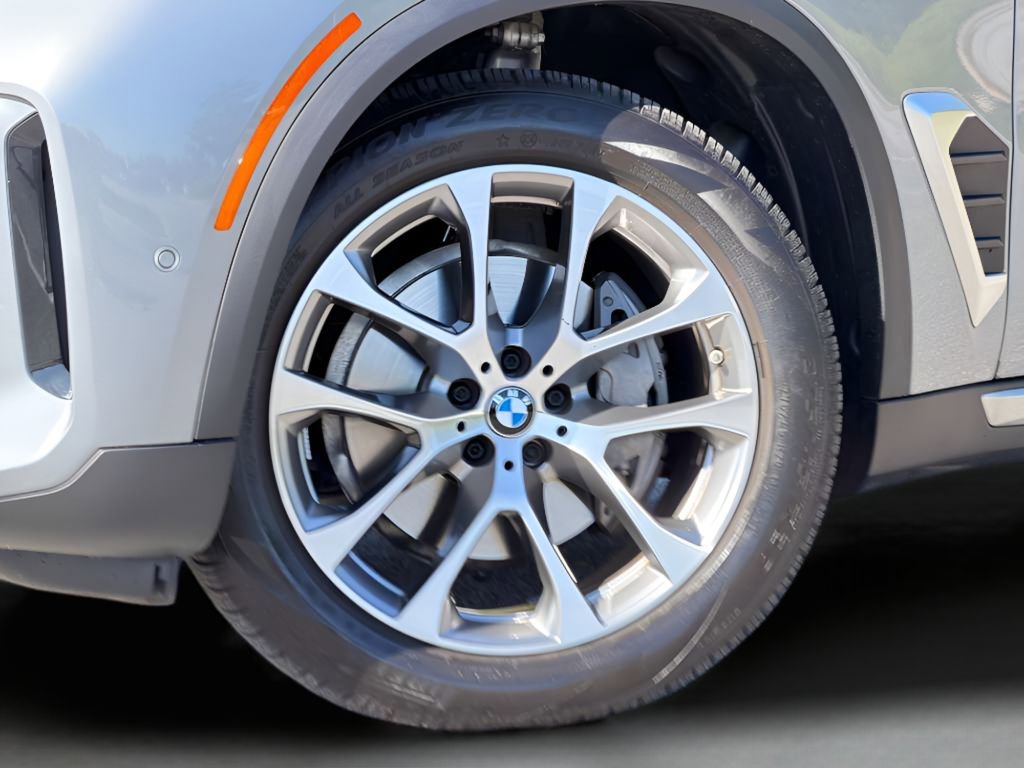Certified 2026 BMW X5 xDrive40i w/ Premium Package image 9