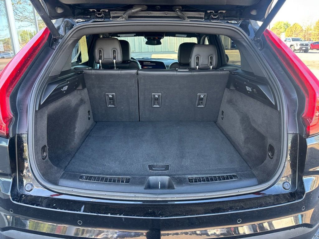 Used 2024 Cadillac XT4 Premium Luxury AWD/4WD image 17