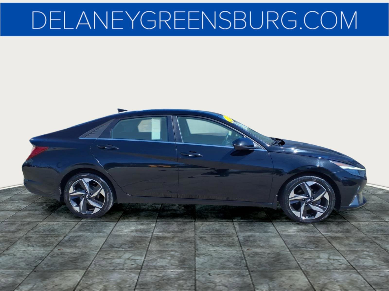 Used 2022 Hyundai Elantra Limited image 2