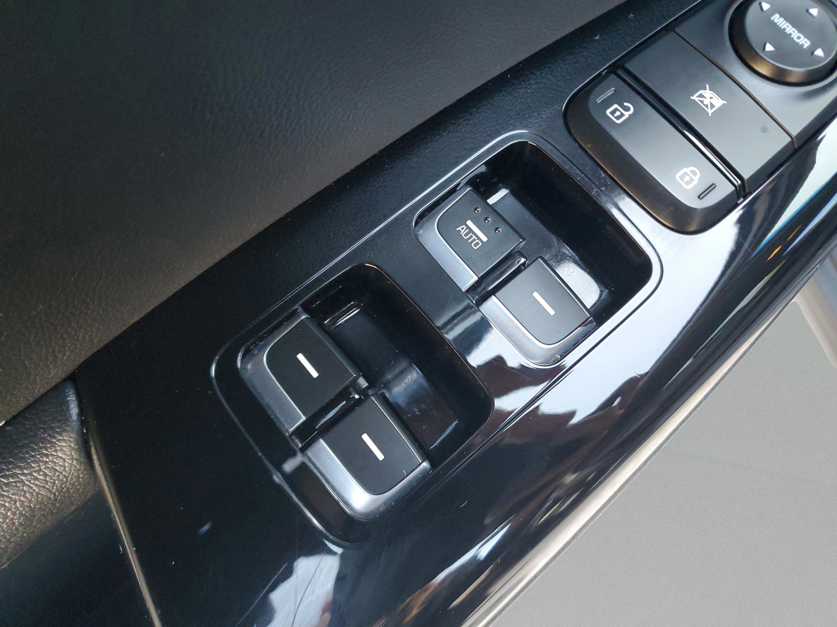 Used 2020 Kia Sportage EX image 15