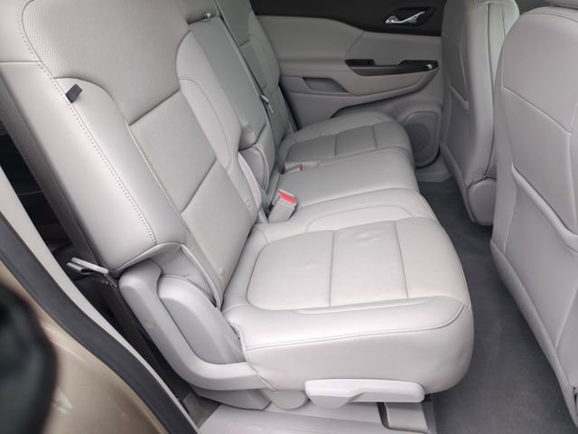 Used 2023 GMC Acadia SLT w/ Technology Package AWD/4WD image 17