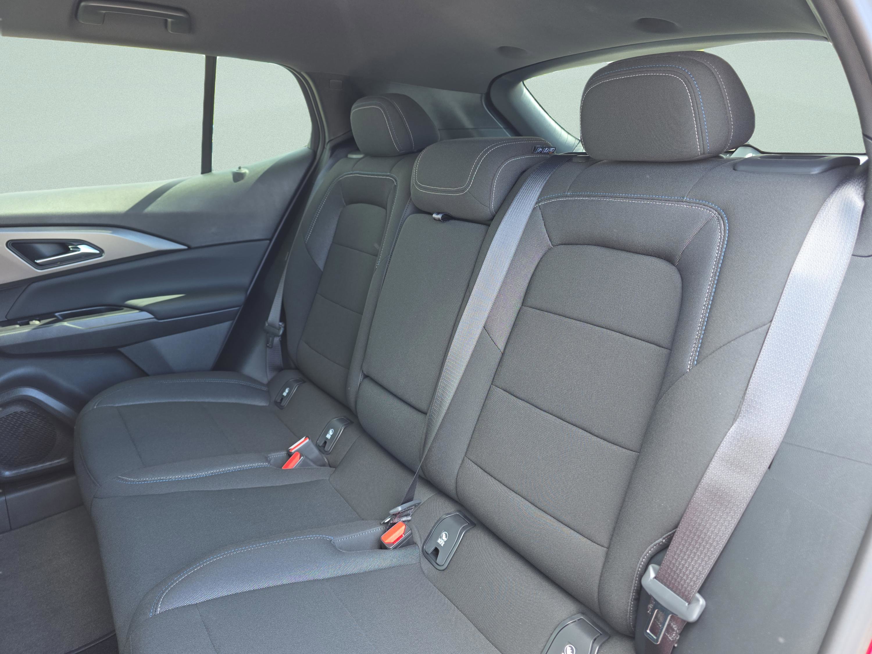 New 2026 Chevrolet Equinox EV LT image 18