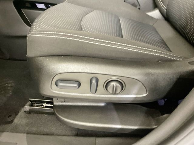 Used 2023 GMC Terrain SLE w/ Driver Convenience Package FWD image 25