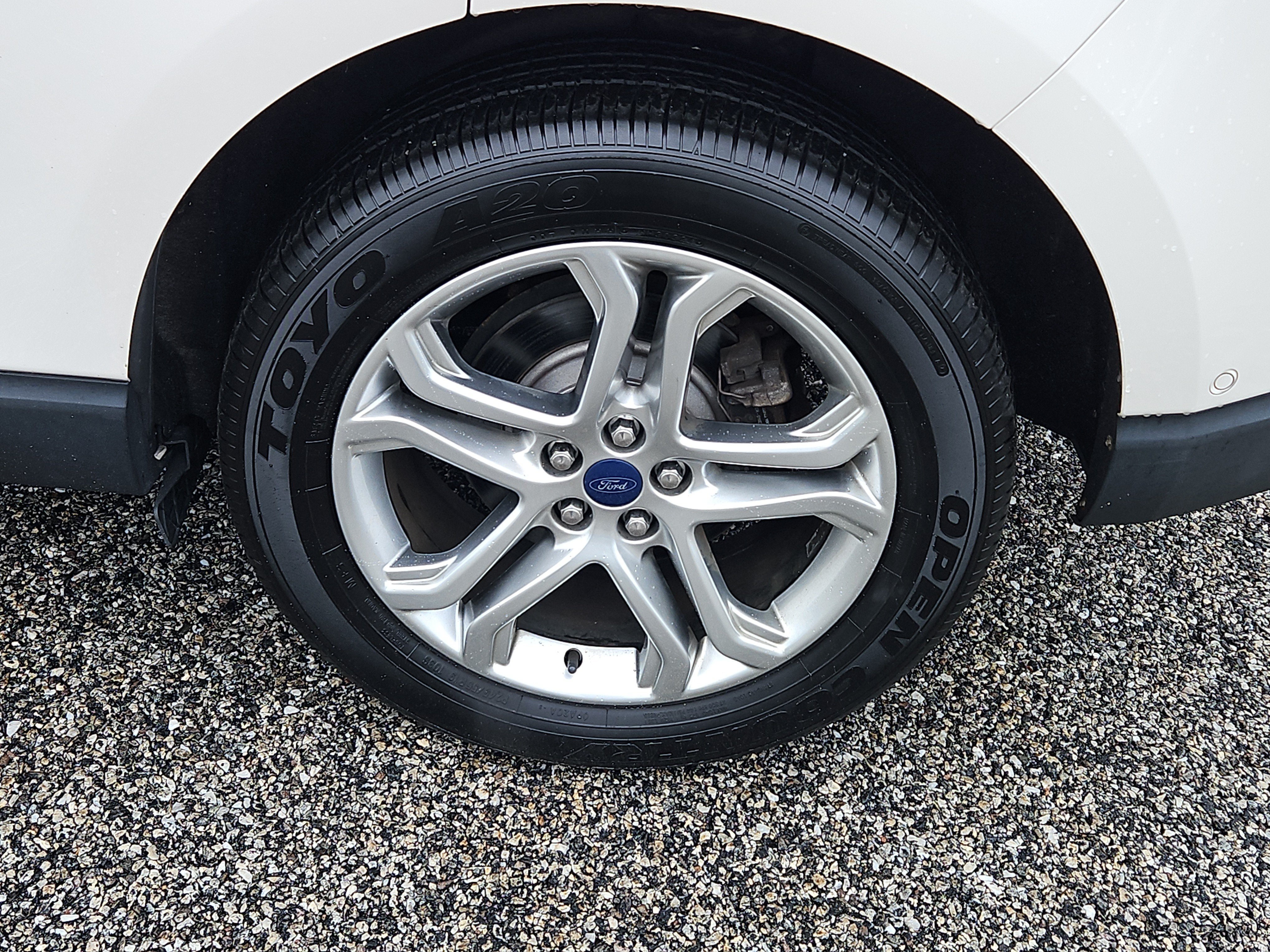 Used 2017 Ford Edge Titanium w/ Equipment Group 302A AWD/4WD image 31