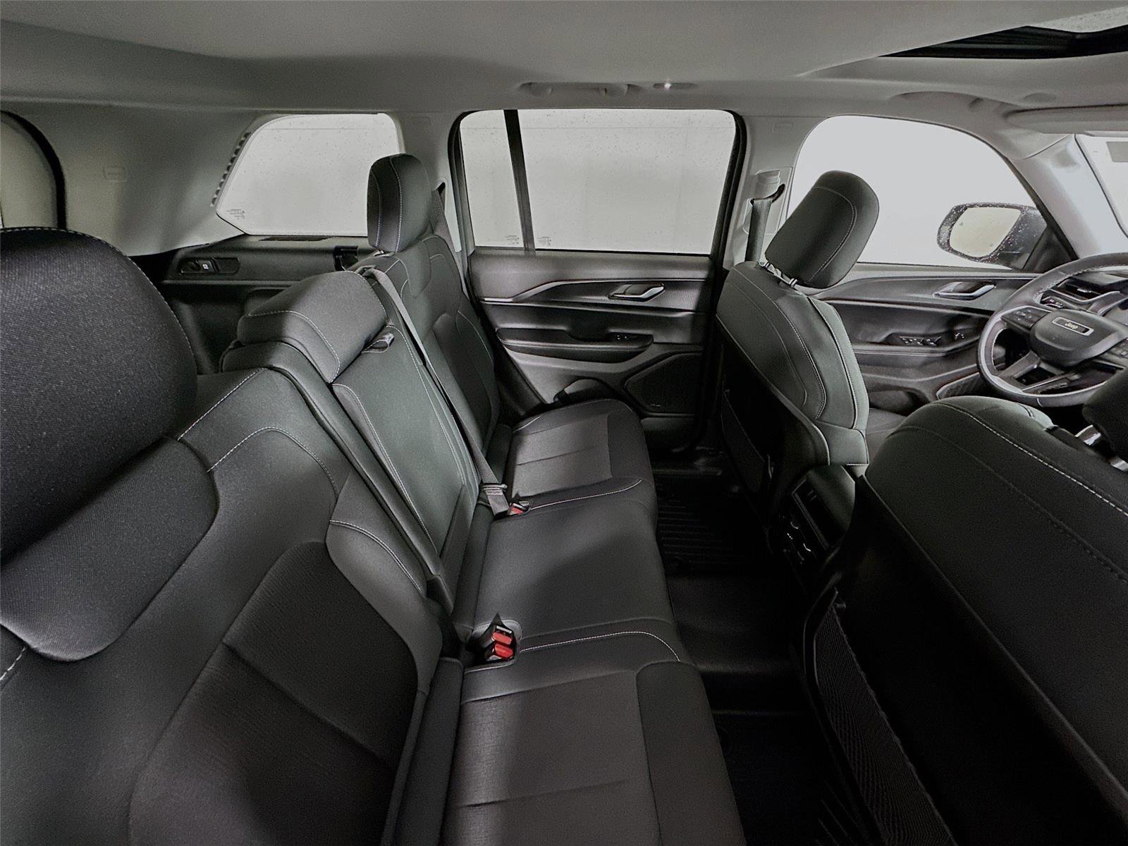 Used 2023 Jeep Grand Cherokee Laredo w/ Luxury Tech Group I image 27