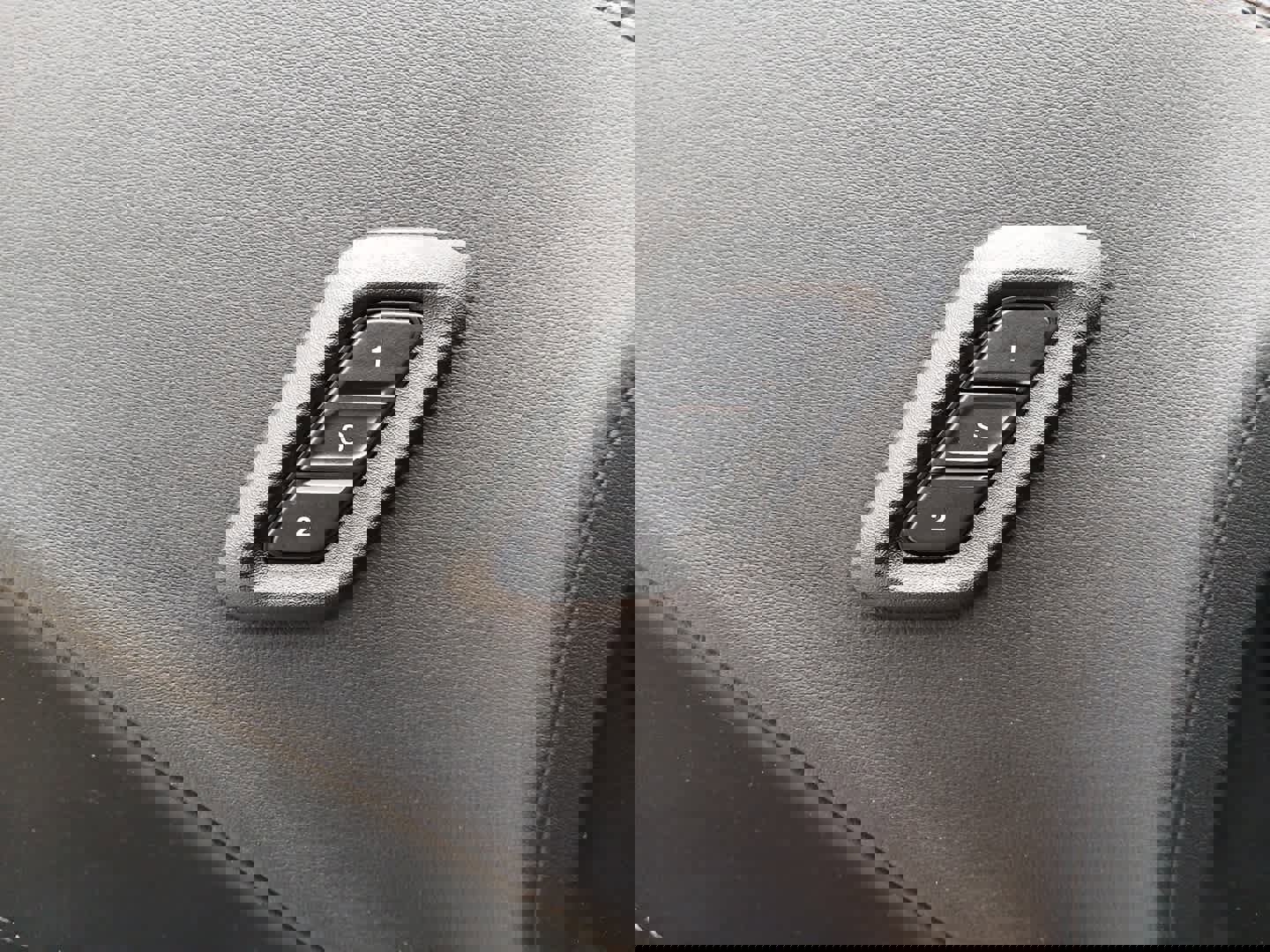 Used 2023 Dodge Challenger R/T w/ Plus Package image 18