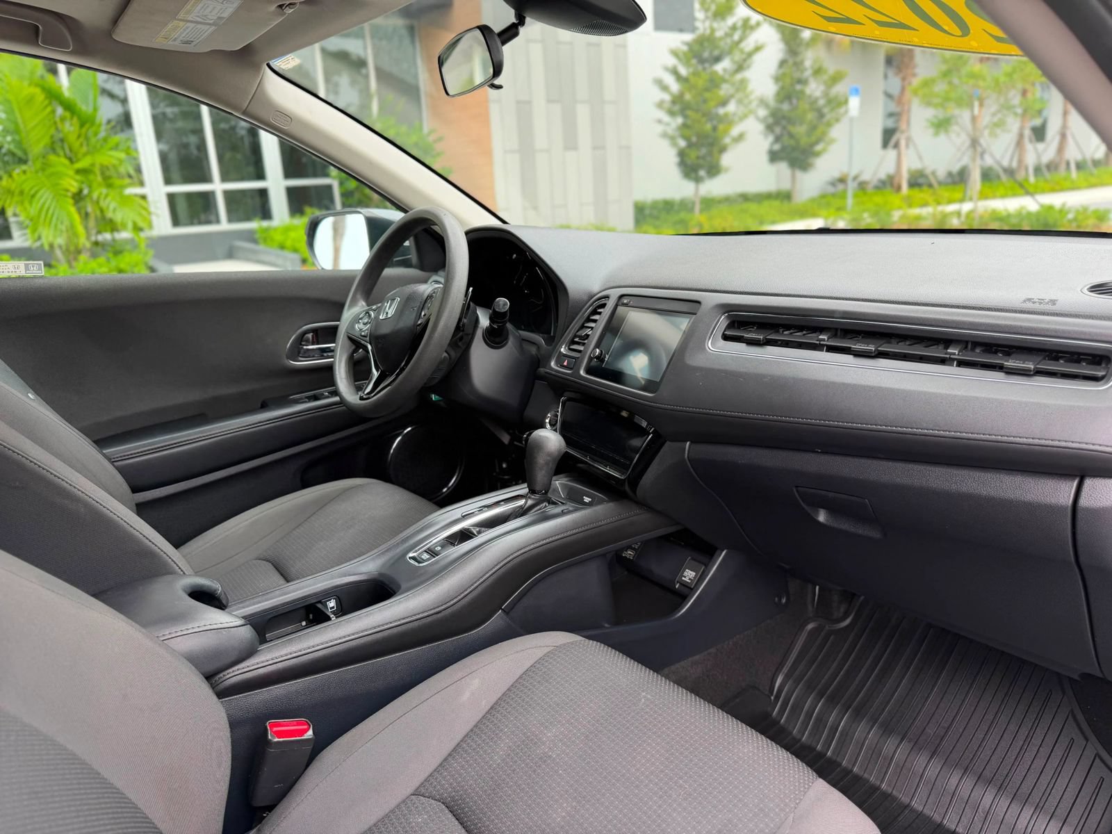 Used 2022 Honda HR-V EX image 13