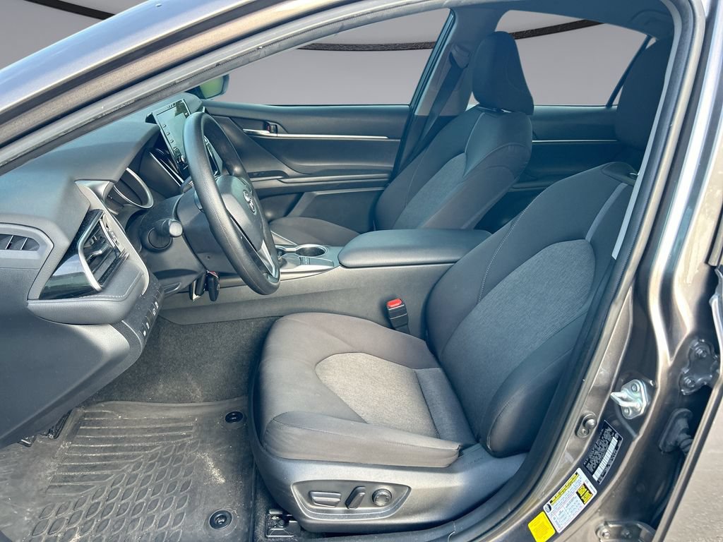 Used 2023 Toyota Camry LE FWD image 11