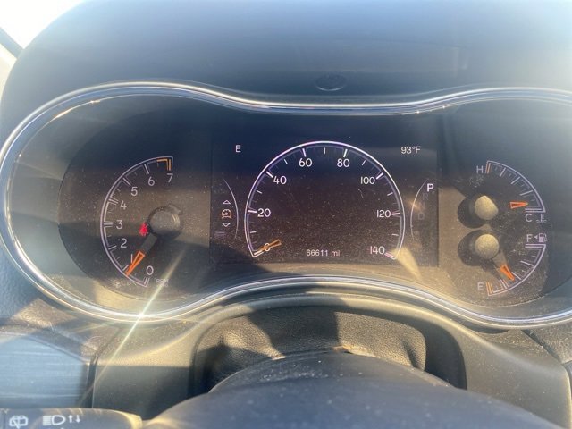 Used 2020 Jeep Grand Cherokee Limited w/ Trailer Tow Group IV image 21