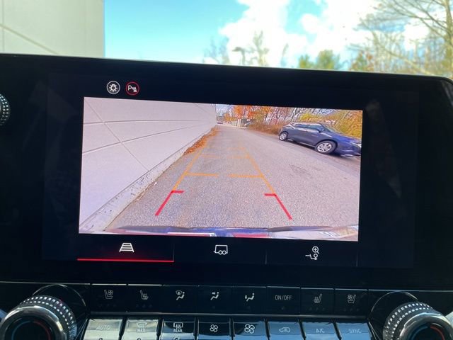 Used 2025 GMC Canyon AT4 w/ AT4 Premium Package image 26