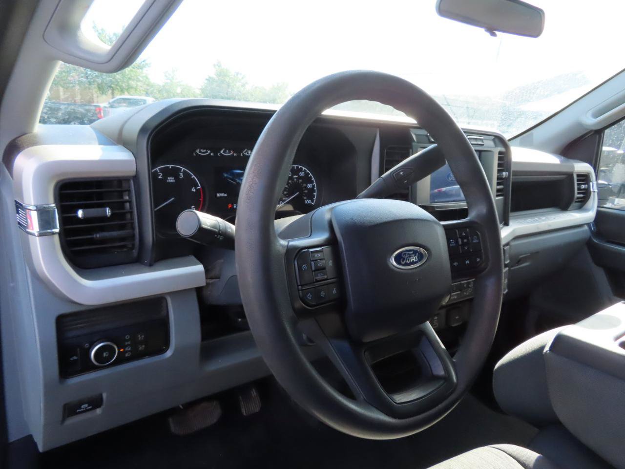 Used 2024 Ford F250 XL w/ STX Appearance Package AWD/4WD image 29