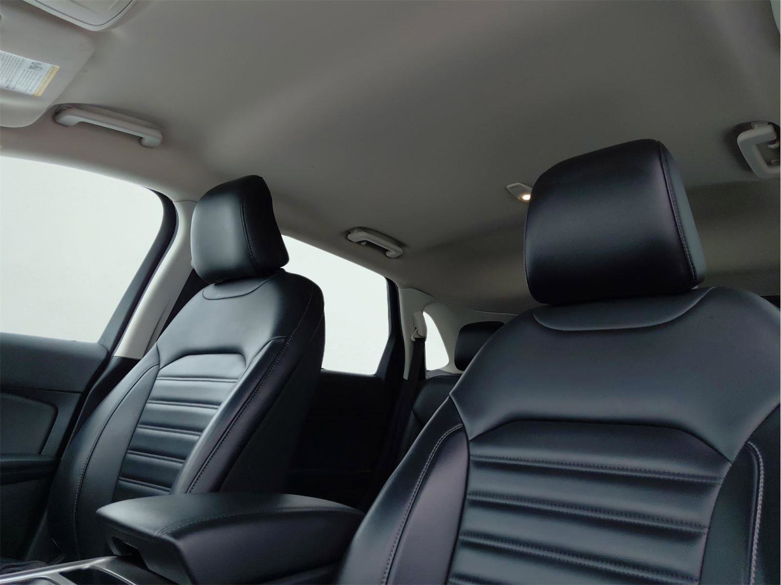 Used 2024 Ford Edge SEL image 9