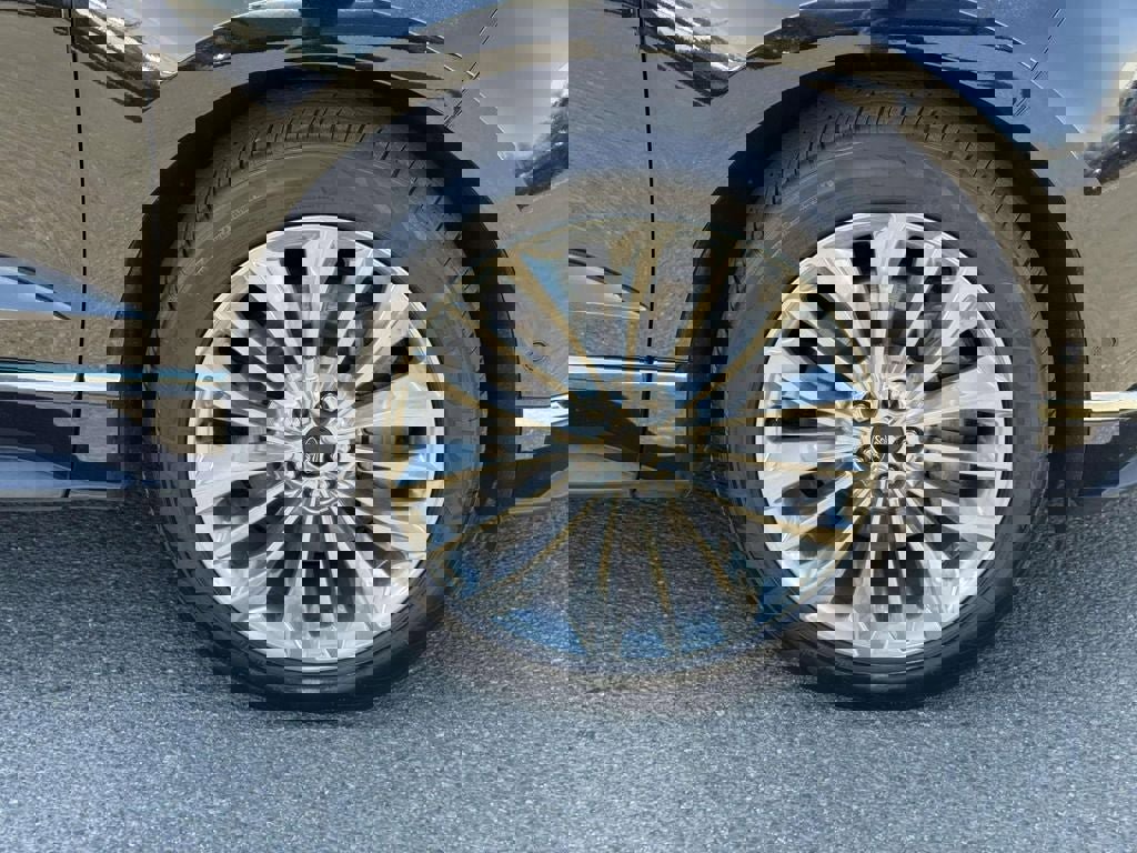 Used 2022 Ford Edge Titanium w/ Equipment Group 301A image 7