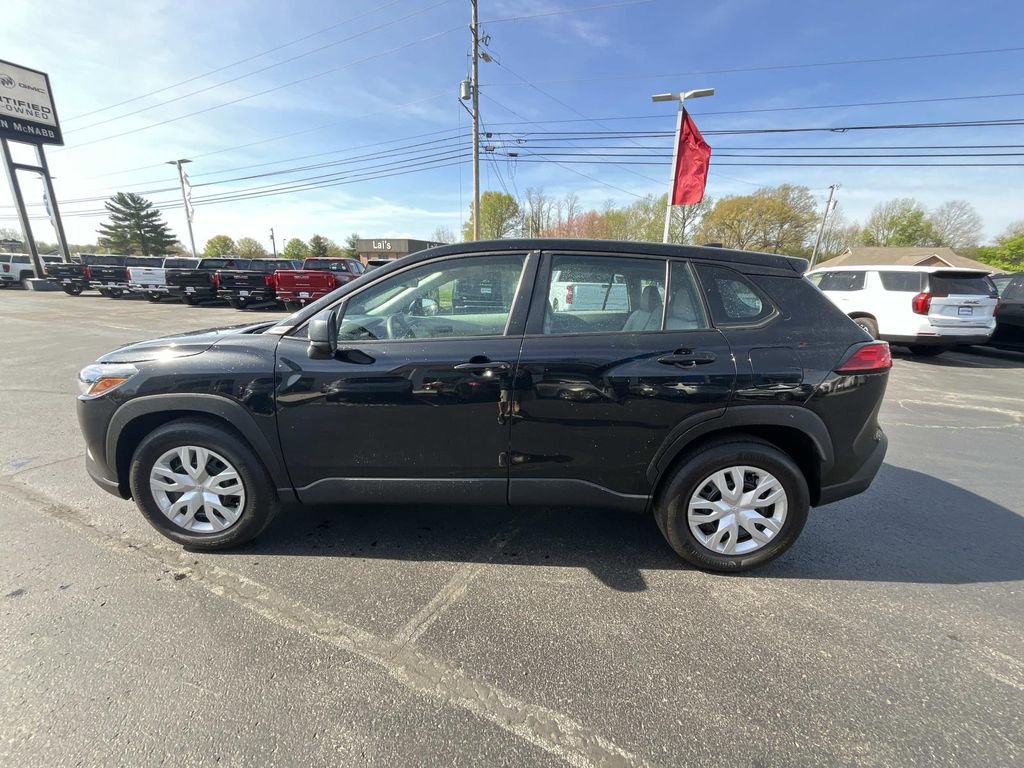Used 2025 Toyota Corolla Cross L image 4