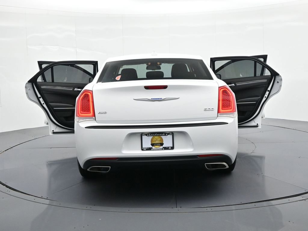 Used 2022 Chrysler 300 Touring AWD/4WD image 31