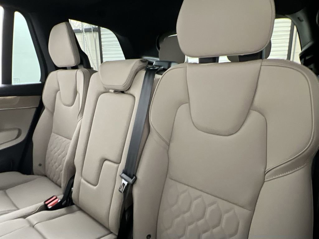 New 2026 Volvo XC90 B6 Plus w/ Protection Package Premier AWD/4WD image 23