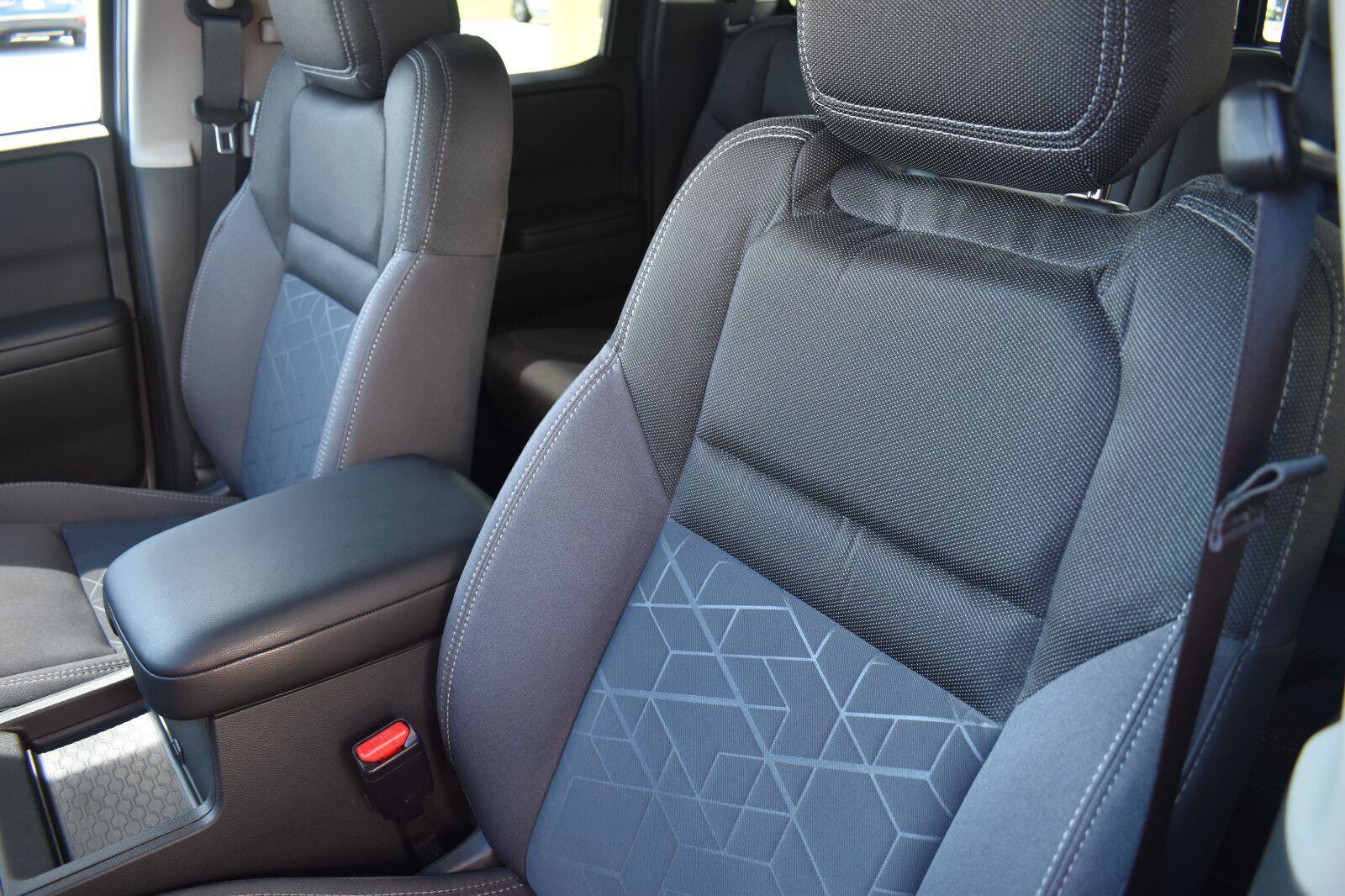 Certified 2025 Nissan Frontier SV w/ SV Convenience Package RWD image 29