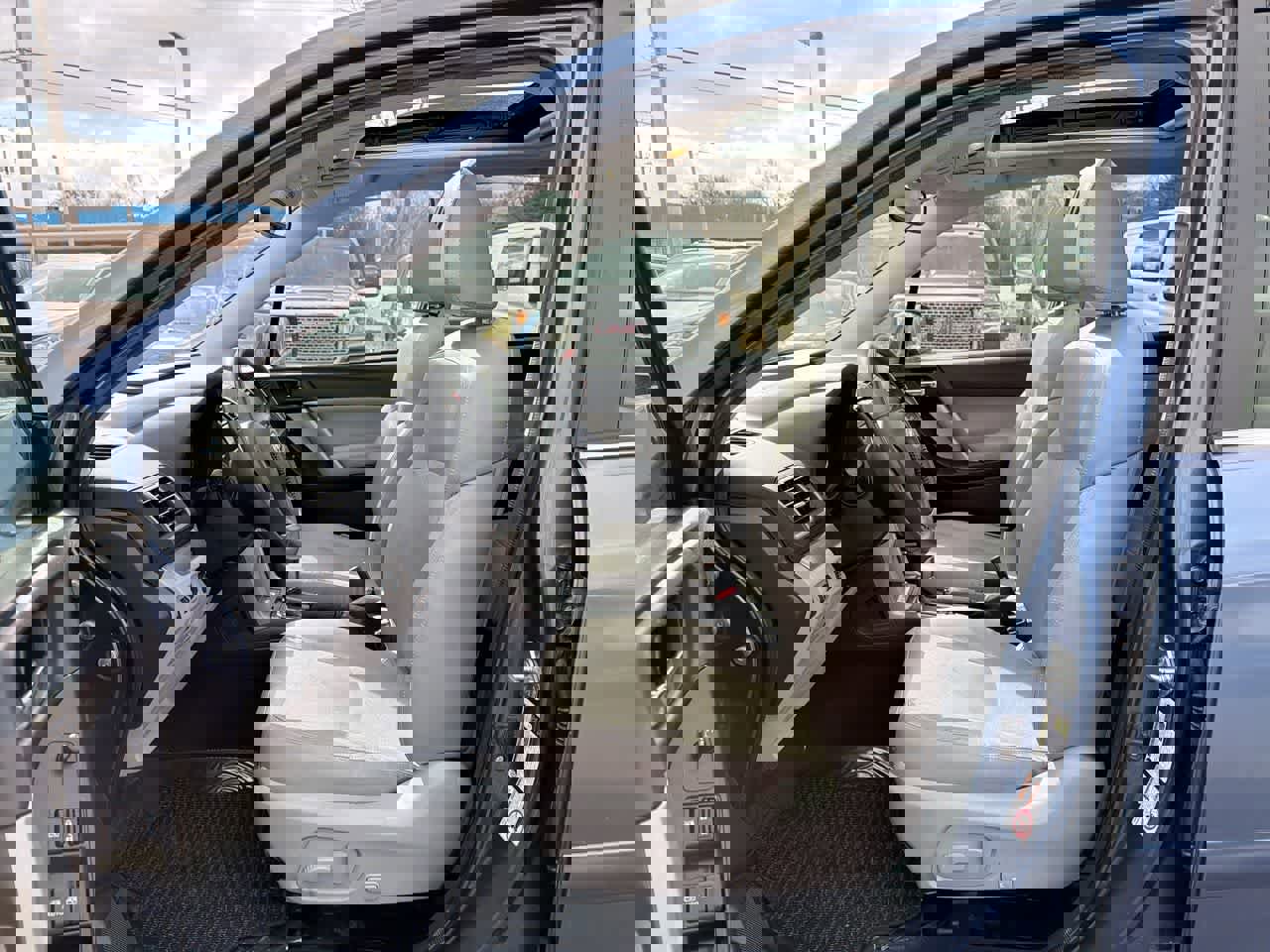 Used 2016 Subaru Forester 2.5i Touring w/ Eyesight & Navigation System image 21