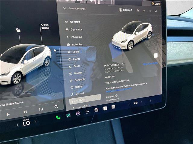 Used 2022 Tesla Model Y Long Range image 22