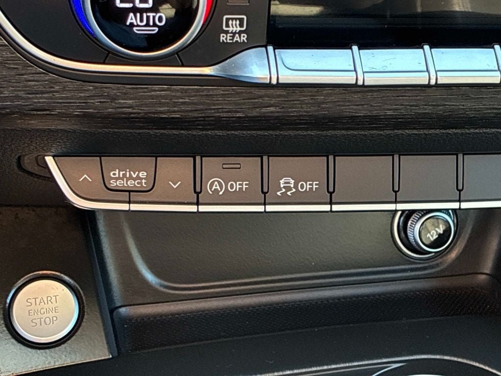 Used 2017 Audi A4 2.0T Premium w/ Convenience Package AWD/4WD image 31