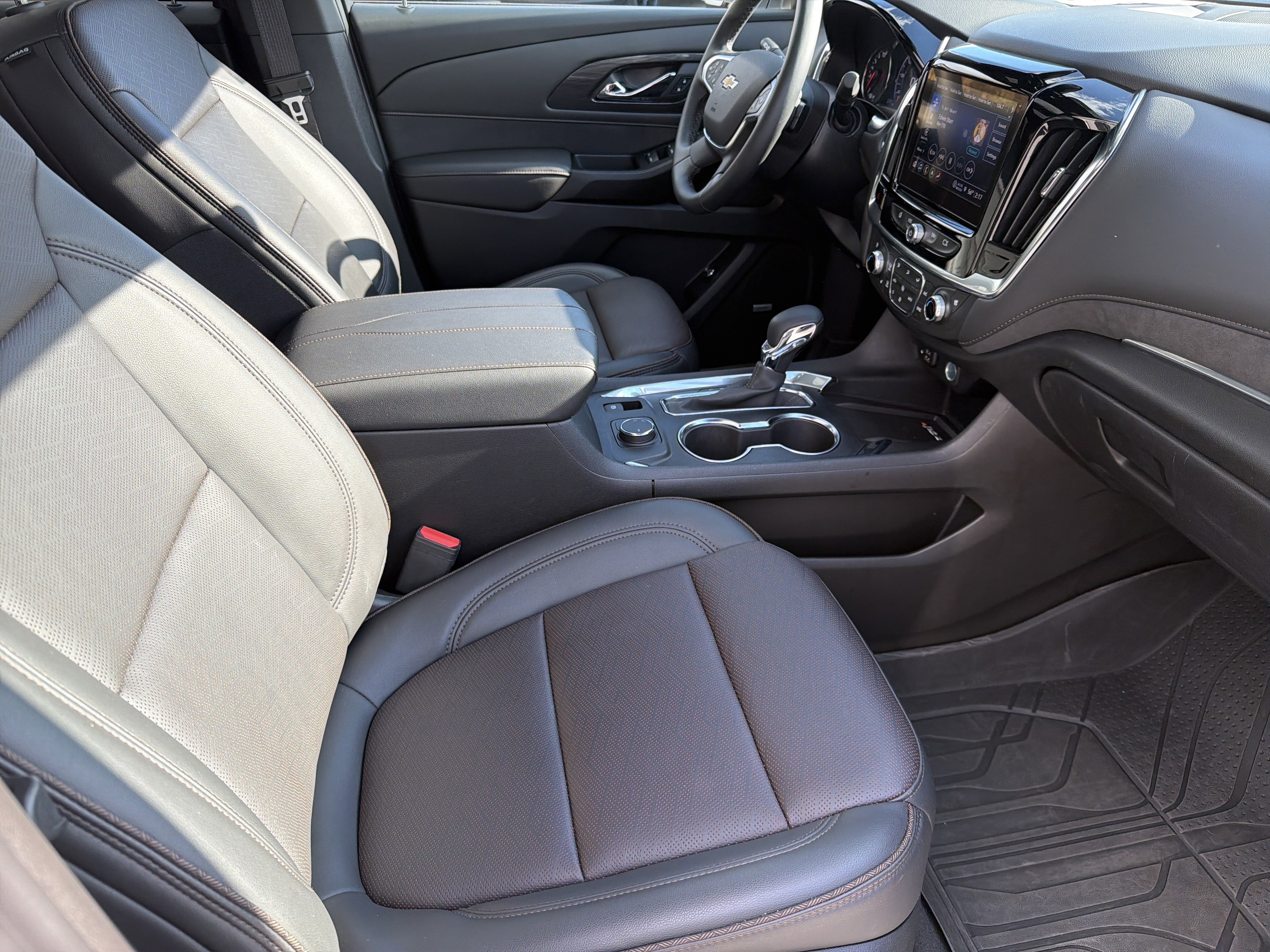 Certified 2023 Chevrolet Traverse High Country image 27