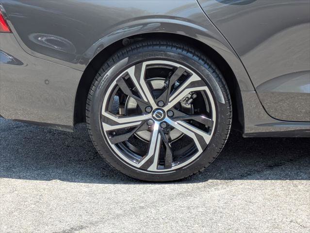 Used 2024 Volvo S60 B5 Plus w/ Climate Package AWD/4WD image 9