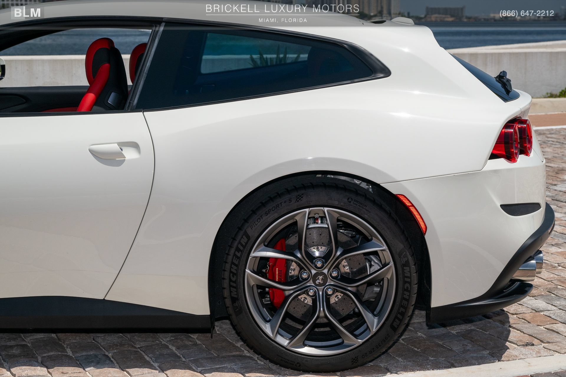 Used 2018 Ferrari GTC4Lusso T RWD image 53