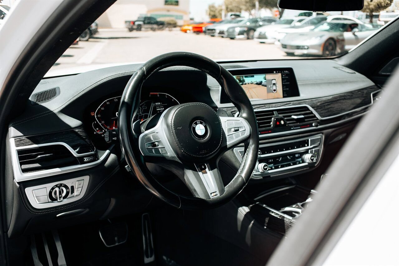 Used 2022 BMW 750i xDrive w/ M Sport Package AWD/4WD image 16