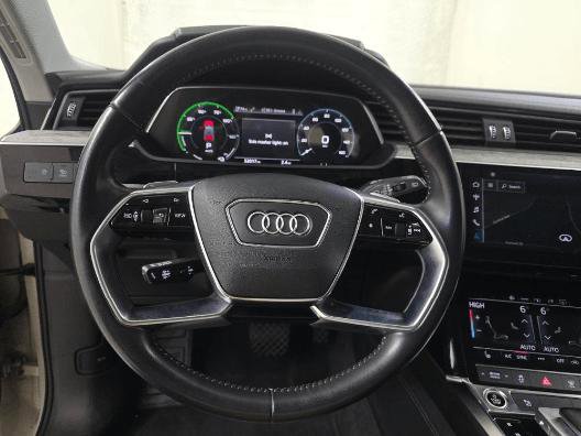 Used 2021 Audi e-tron Premium w/ Convenience Plus Package AWD/4WD image 17