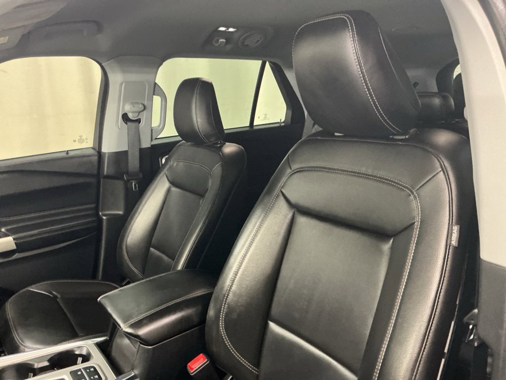 Used 2020 Ford Explorer XLT w/ Equipment Group 202A RWD image 17