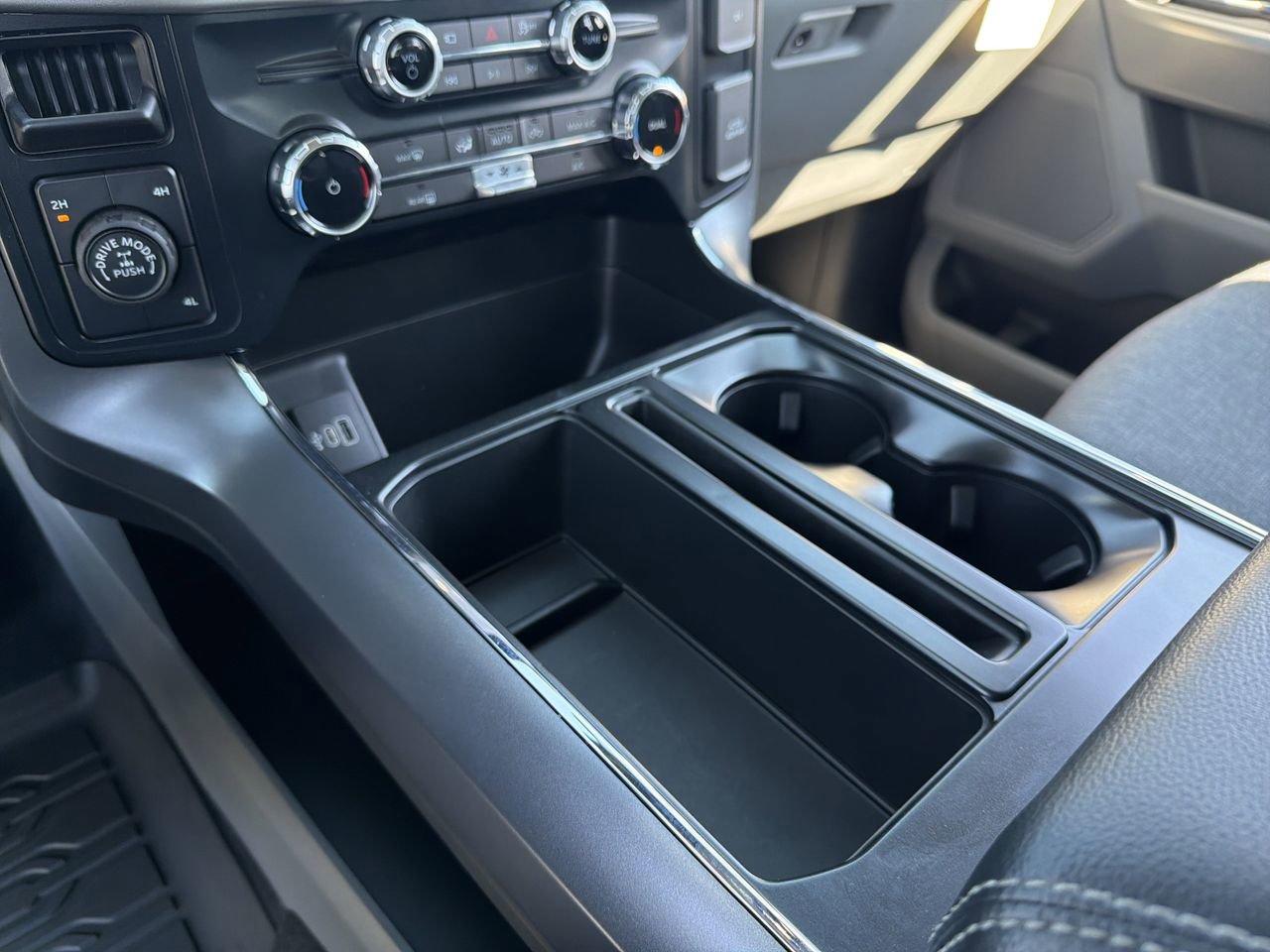 New 2025 Ford F150 XLT w/ Equipment Group 301A Standard image 14