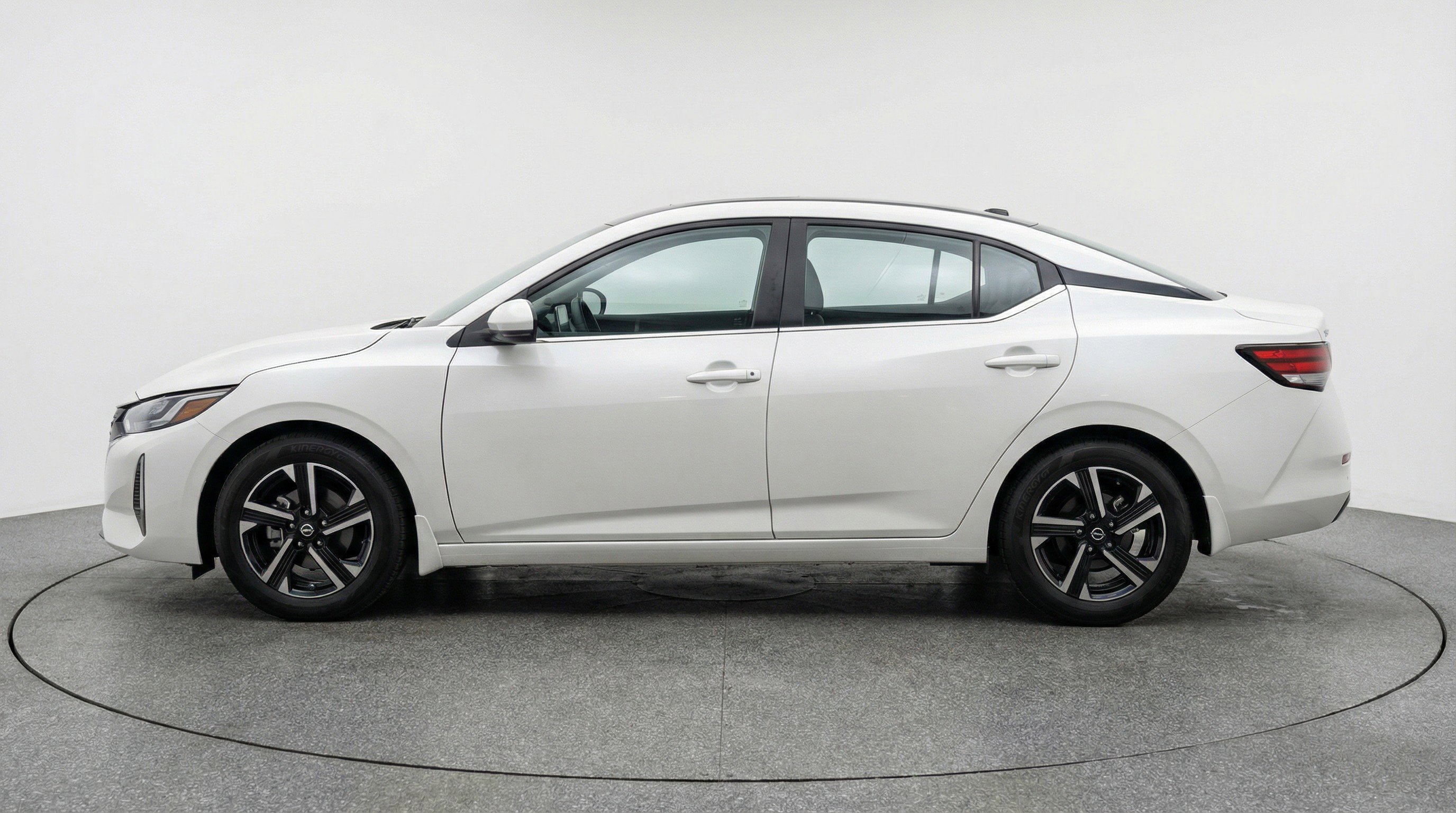 Used 2025 Nissan Sentra SV image 5