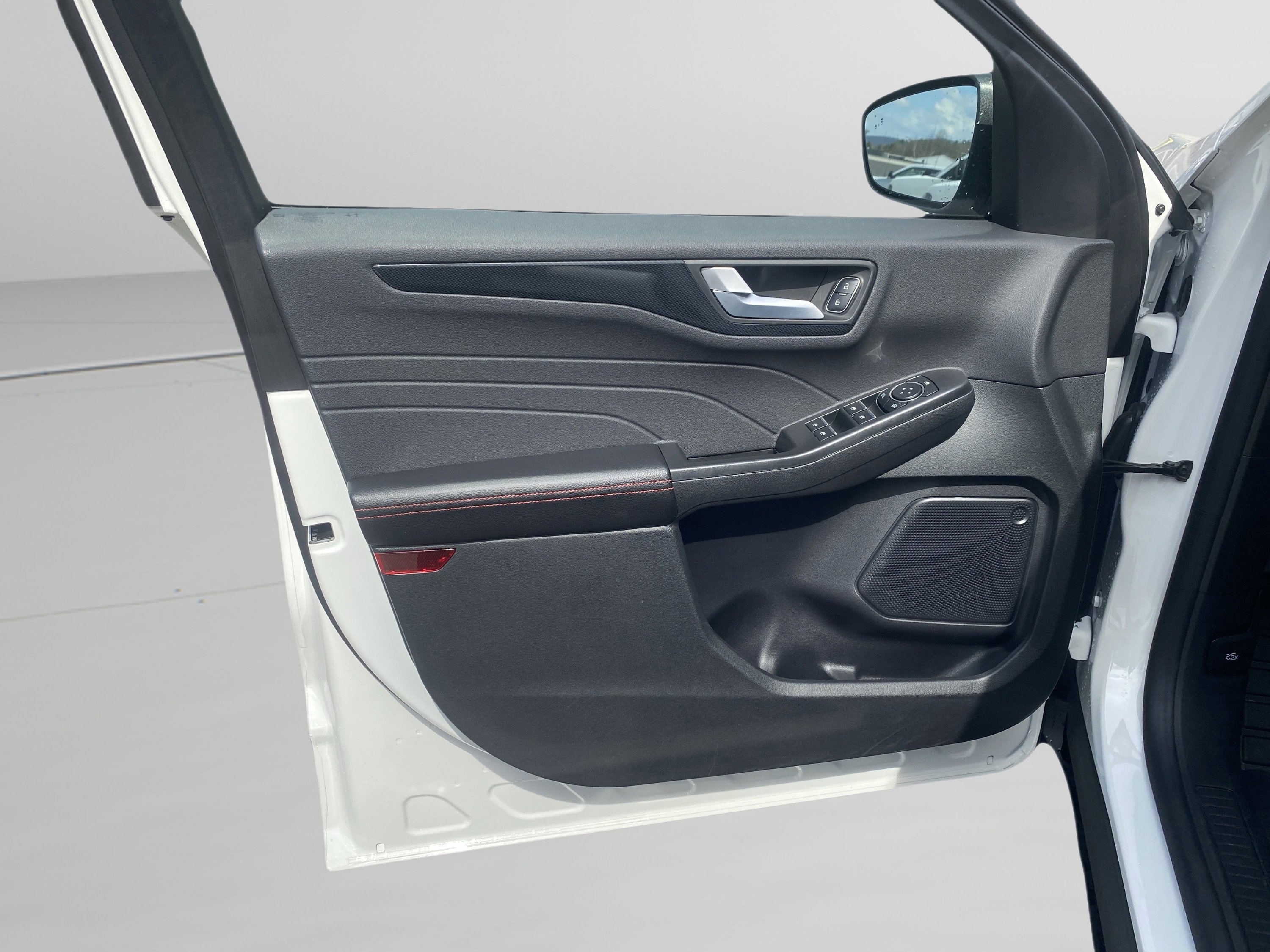 Used 2025 Ford Escape ST-Line w/ Cold Weather Package image 13