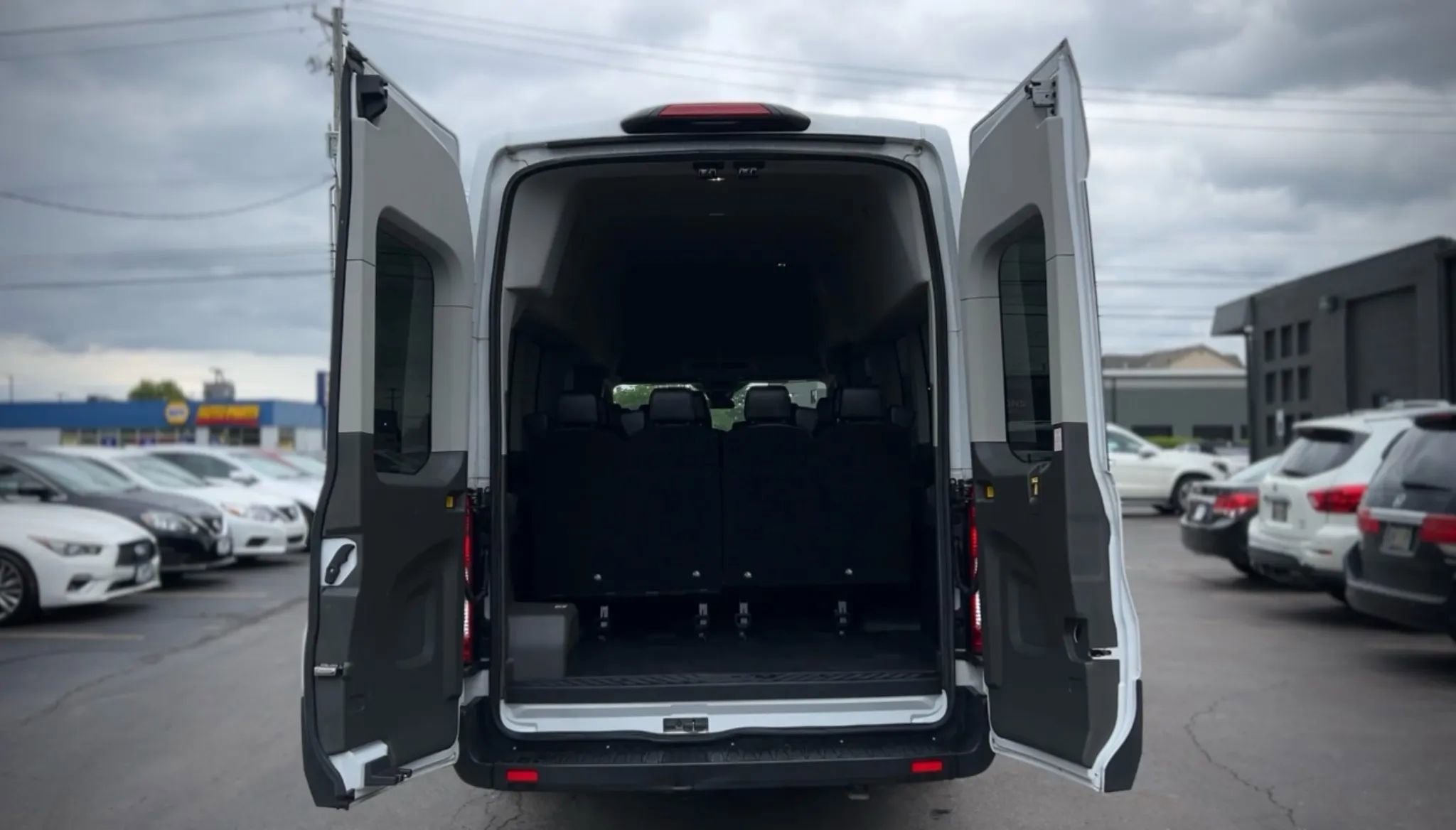 Used 2023 Ford Transit 350 XL image 6