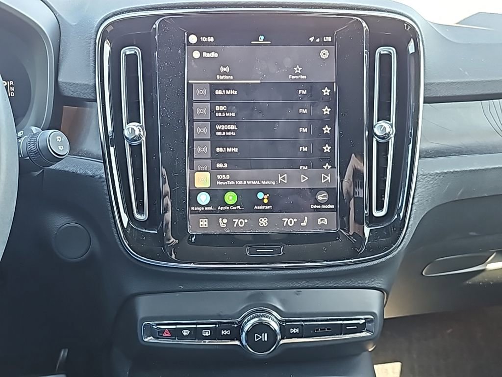 Used 2023 Volvo XC40 Recharge Plus image 5