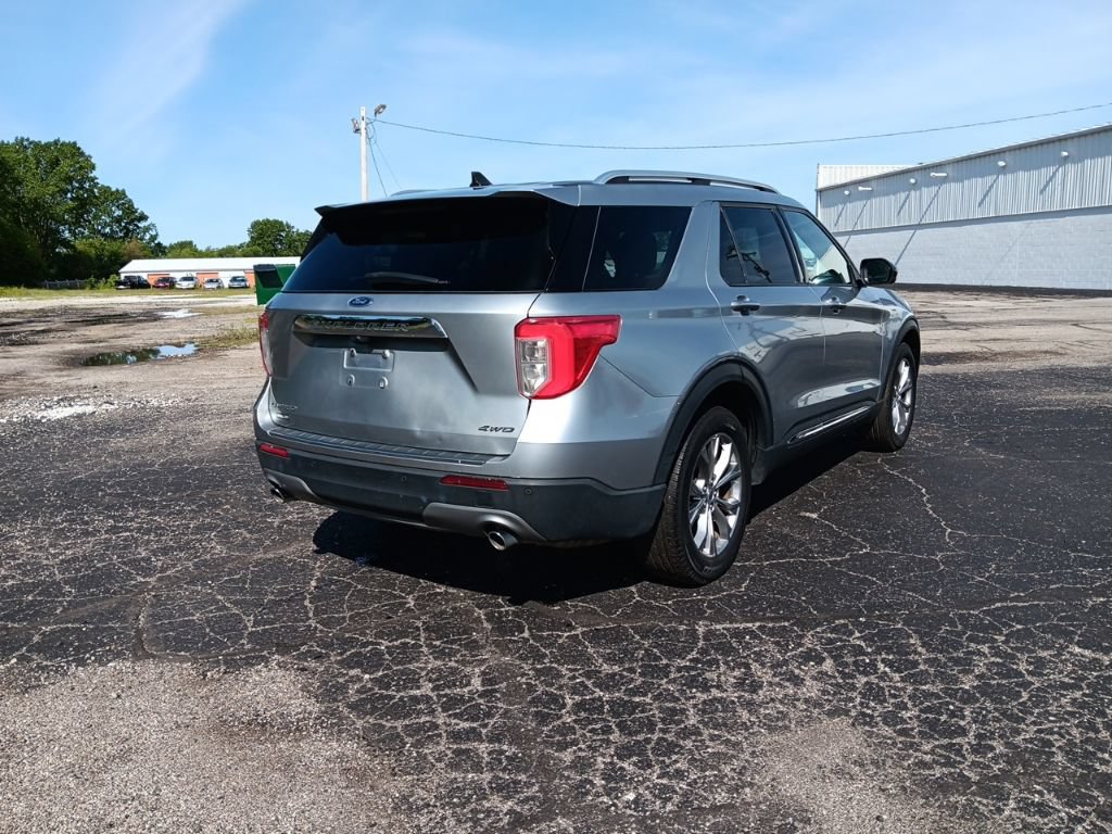 Used 2023 Ford Explorer Limited AWD/4WD image 5