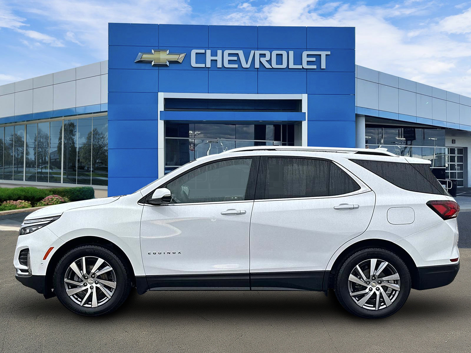 Certified 2023 Chevrolet Equinox Premier image 2