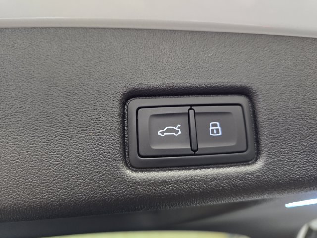 Used 2025 Audi Q5 Premium Plus AWD/4WD image 35