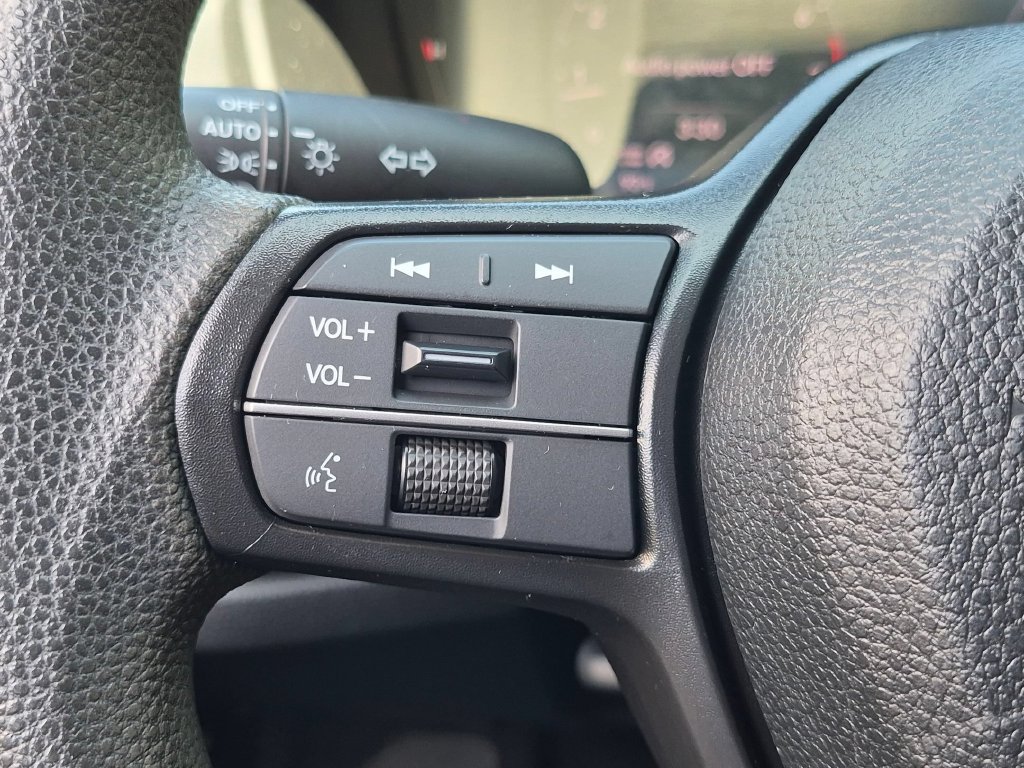 Used 2025 Honda Accord SE image 15