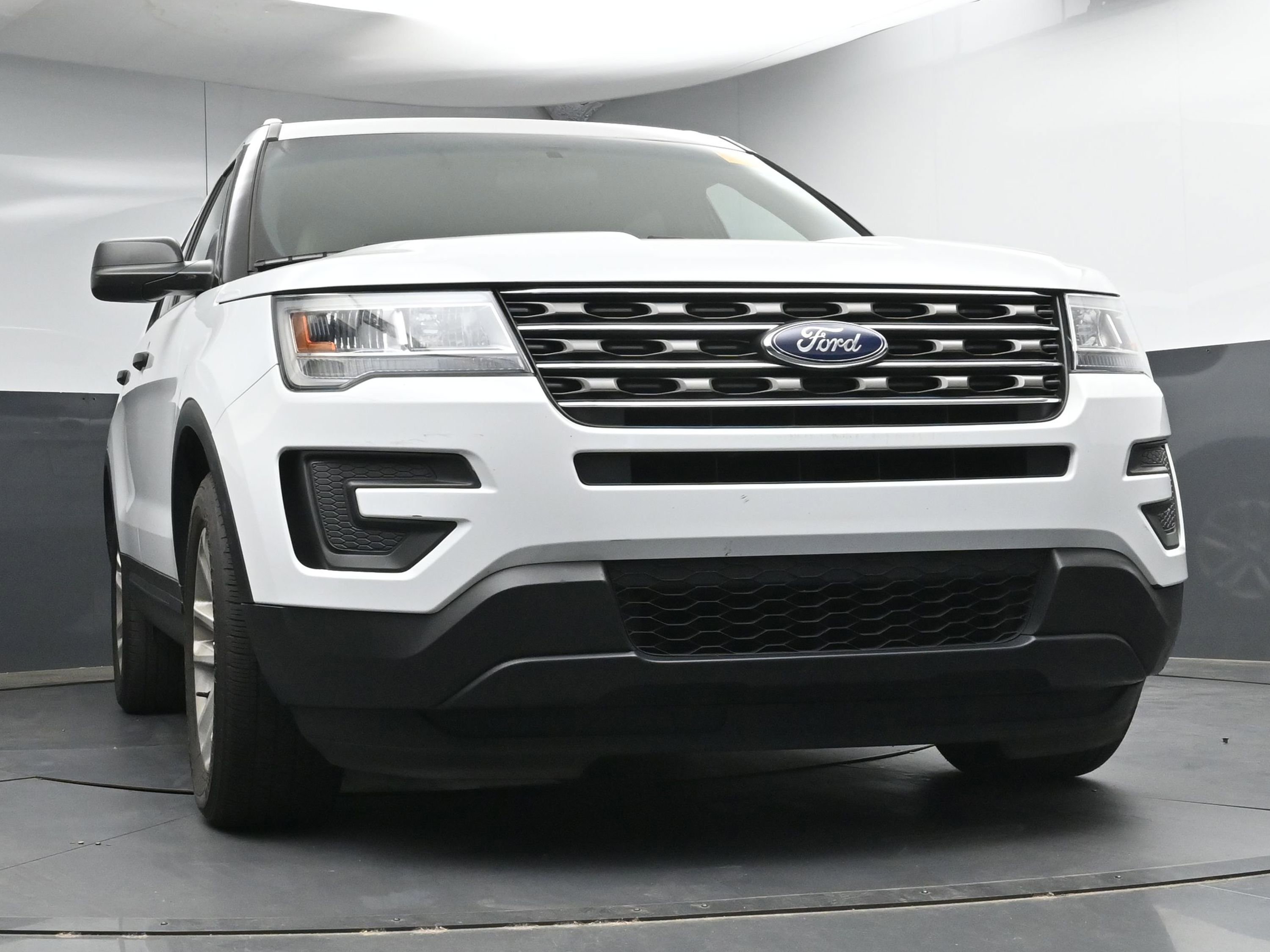 Used 2017 Ford Explorer FWD image 29