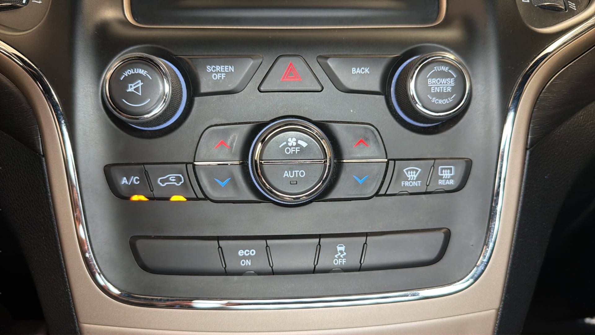 Used 2015 Jeep Grand Cherokee Laredo w/ Quick Order Package 23E RWD image 28