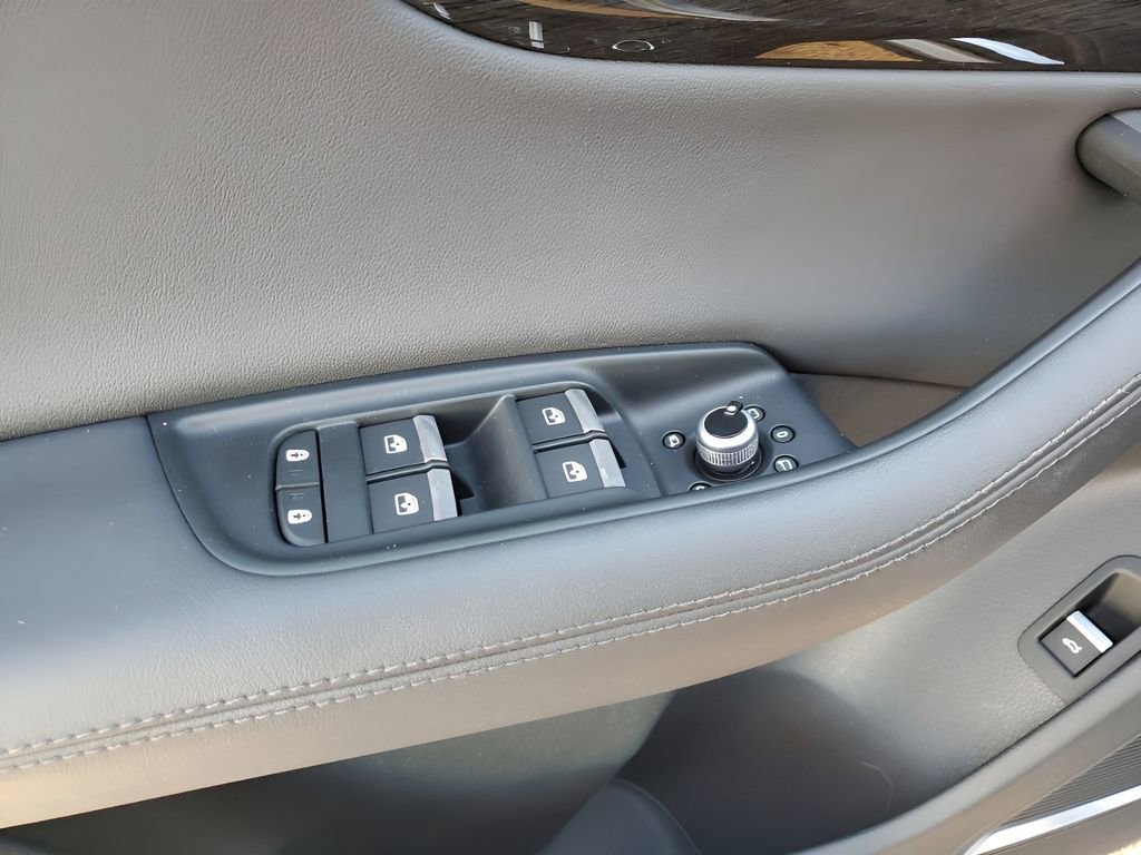 Used 2024 Audi Q7 3.0T Premium Plus image 28