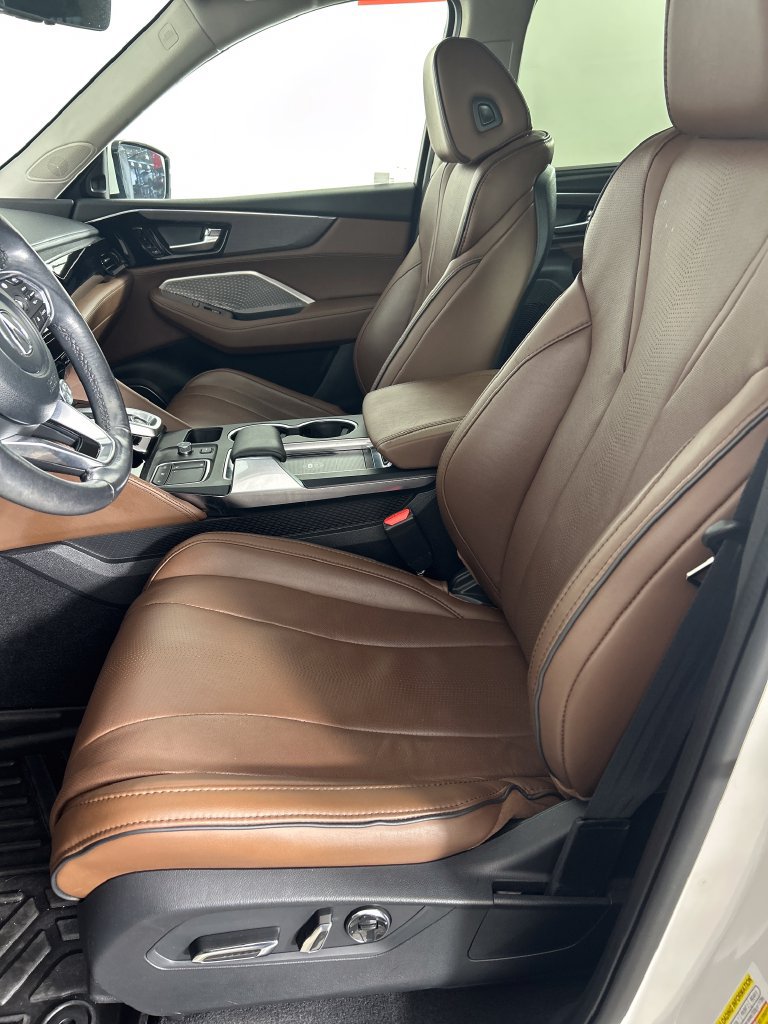 Used 2024 Acura MDX w/ Advance Package AWD/4WD image 11