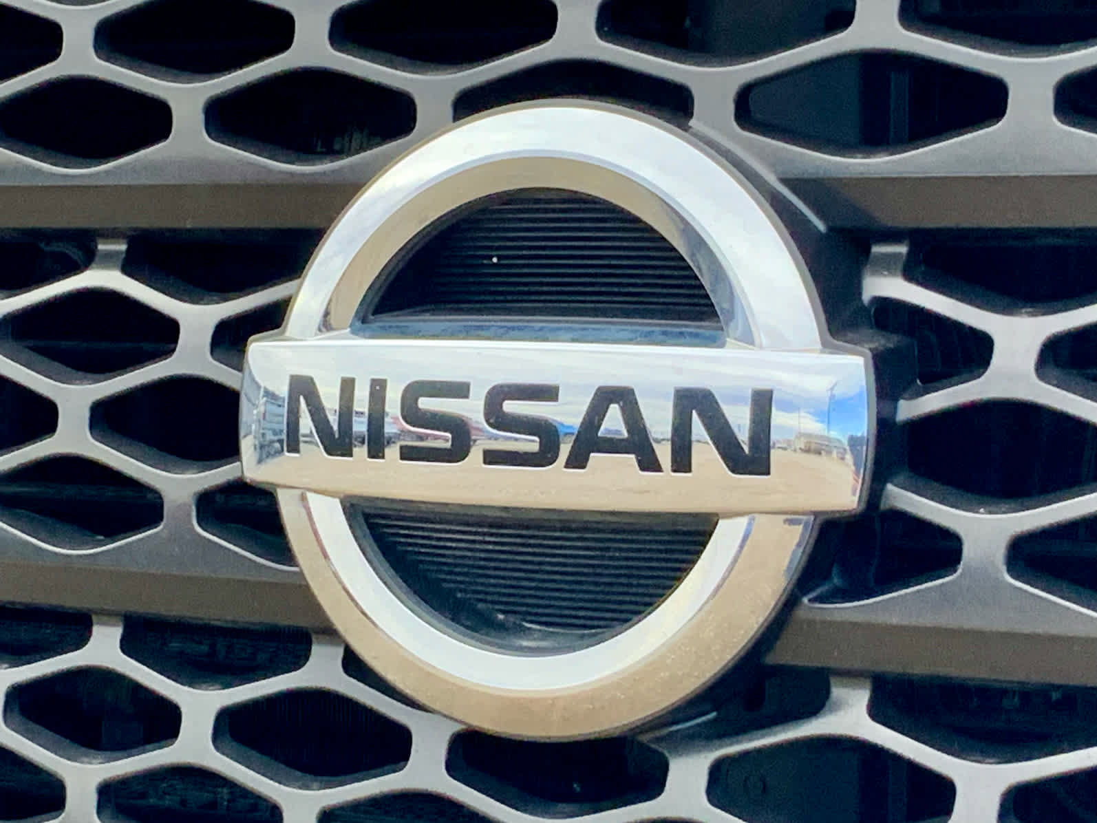 Used 2018 Nissan Titan PRO-4X image 18