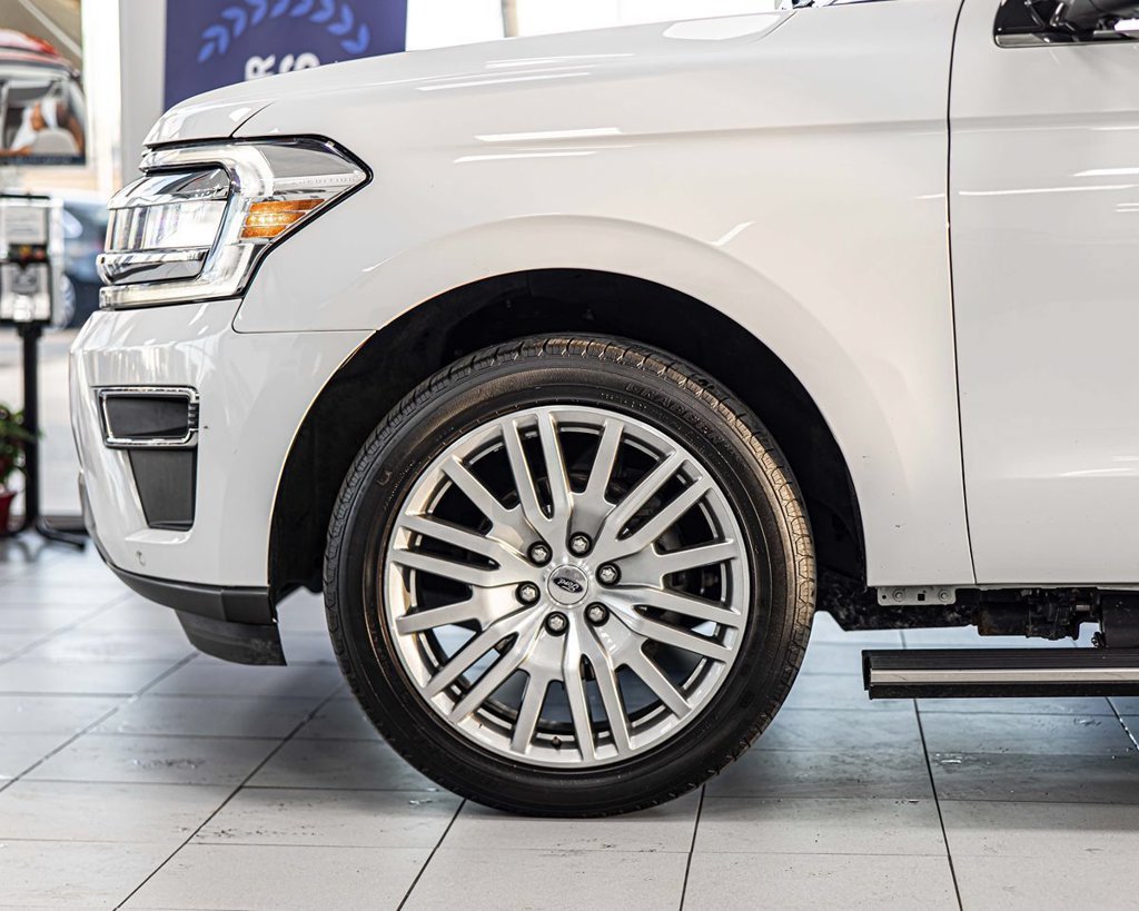 Used 2024 Ford Expedition Limited AWD/4WD image 7