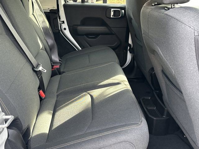 Certified 2025 Jeep Wrangler Unlimited Sahara w/ Safety Group image 18