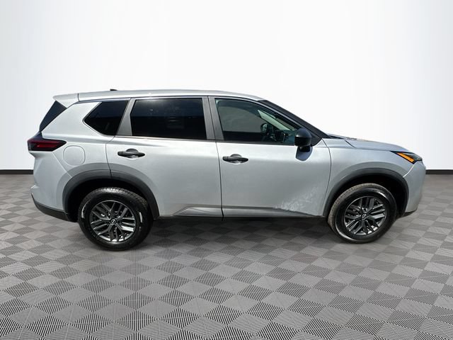 Used 2024 Nissan Rogue S FWD image 8